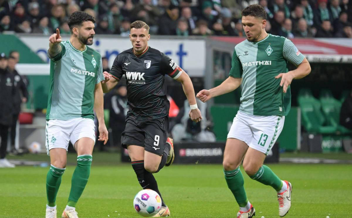 法兰克福球员庆祝连胜，誓言再接再厉的简单介绍