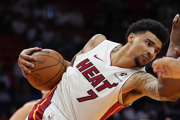 热火队新秀突破进攻表现突出