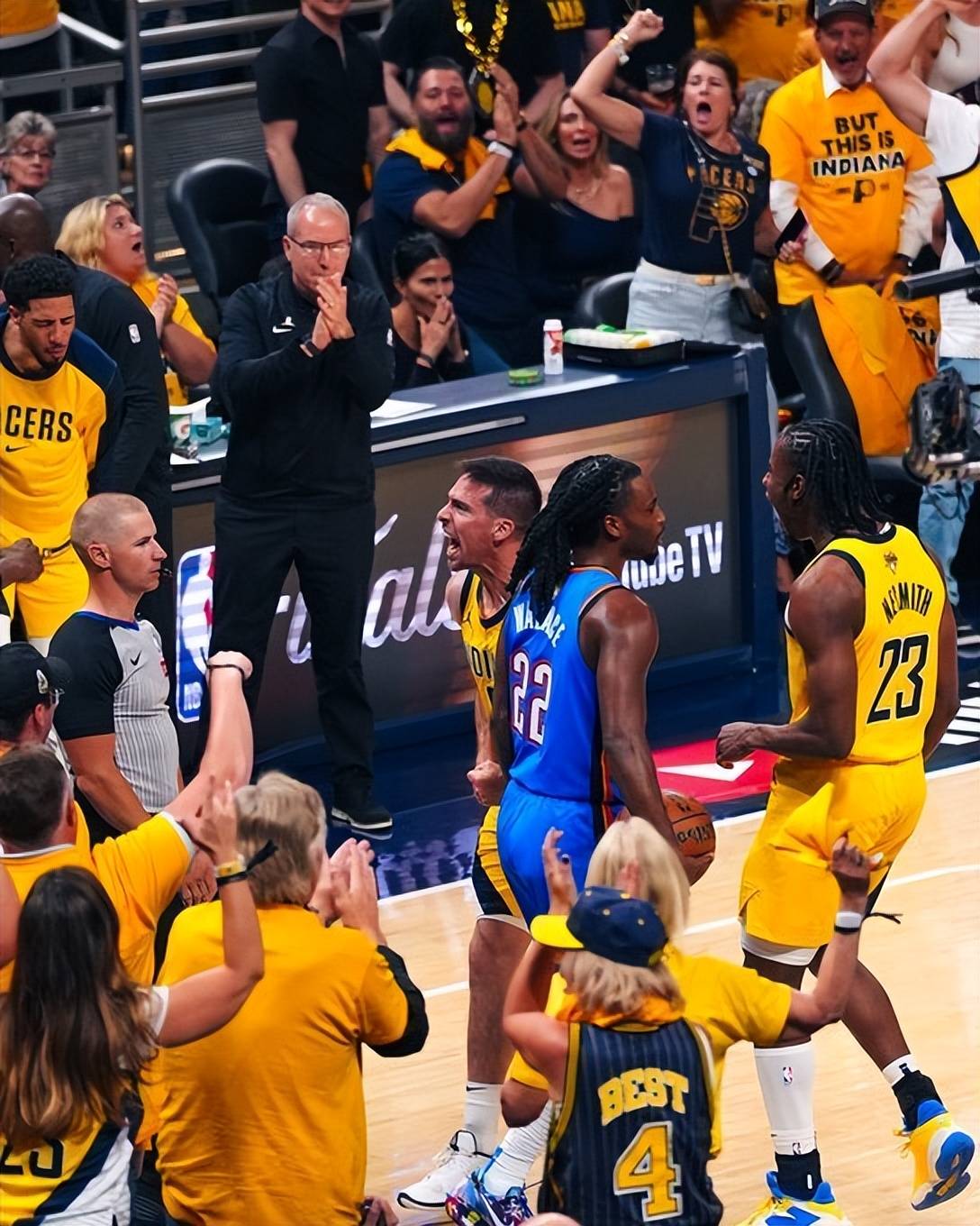 替补球员连续爆发，助球队取得胜利的简单介绍