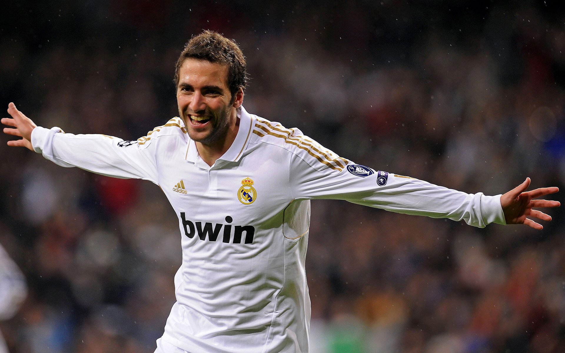 意甲战况：上海申花防线稳固，热刺进攻受阻，塔图姆成最佳